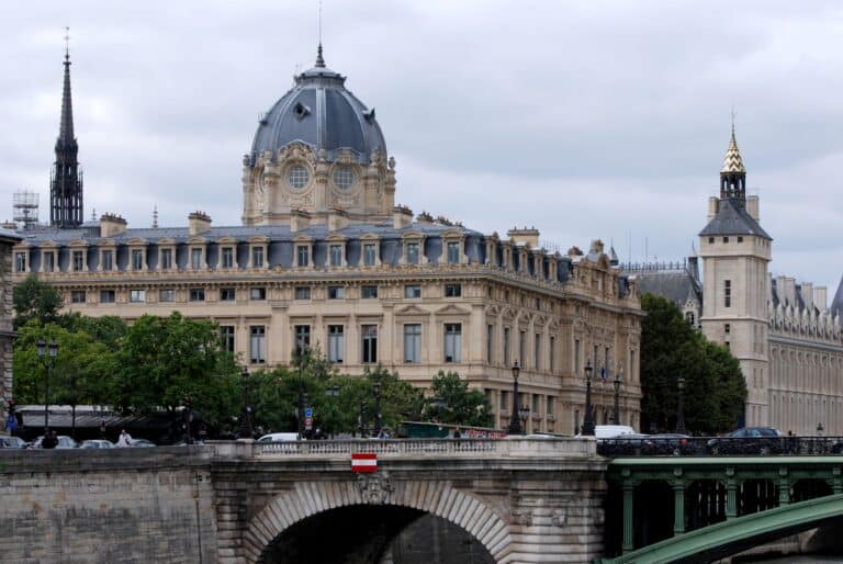 Avocat France Suisse Tribunal de commerce